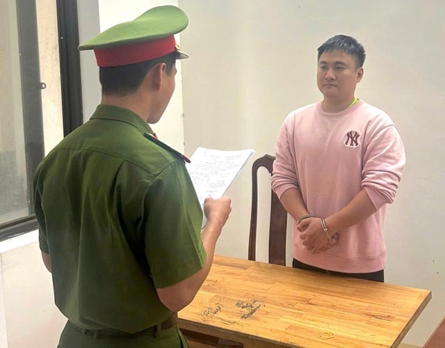 Quản lý spa núp bóng để chứa mại dâm ra đầu thú sau nhiều ngày lẩn trốn- Ảnh 1. Quản lý spa núp bóng để chứa mại dâm ra đầu thú sau nhiều ngày lẩn trốn- Ảnh 1.