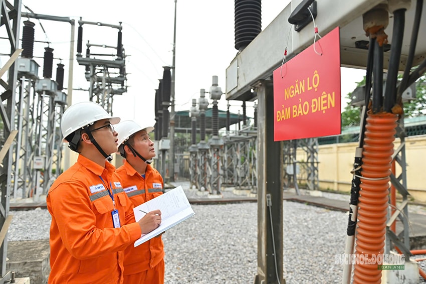 Những người thầm lặng giữ dòng điện cho Đại hội XIV- Ảnh 3. Những người thầm lặng giữ dòng điện cho Đại hội XIV- Ảnh 3.