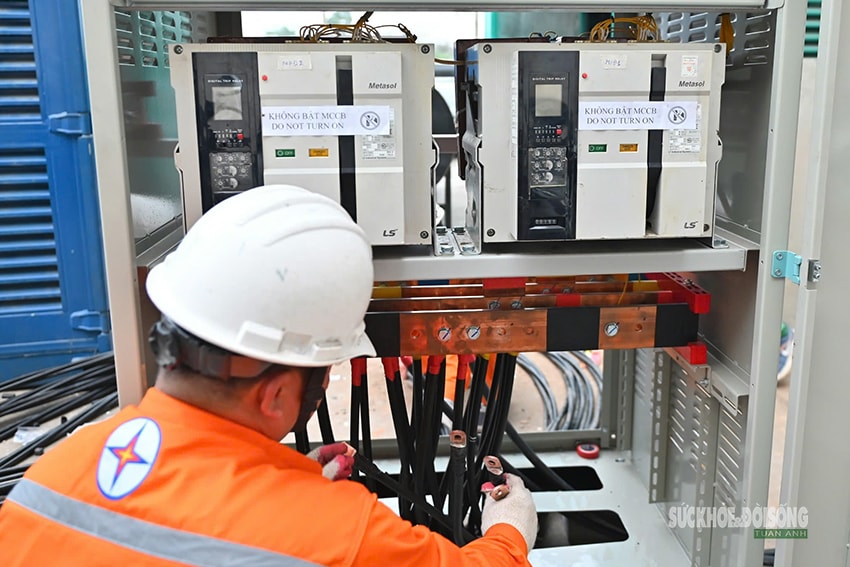 Những người thầm lặng giữ dòng điện cho Đại hội XIV- Ảnh 7. Những người thầm lặng giữ dòng điện cho Đại hội XIV- Ảnh 7.