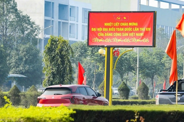 Thanh Hóa - Nghệ An rực đỏ cờ hoa hướng về Đại hội XIV của Đảng- Ảnh 1. Thanh Hóa - Nghệ An rực đỏ cờ hoa hướng về Đại hội XIV của Đảng- Ảnh 1.