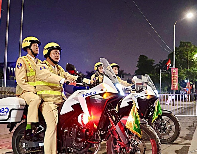 Công an Hà Nội diễn tập bảo đảm an ninh, giao thông phục vụ sự kiện chào mừng Đại hội XIV- Ảnh 4.