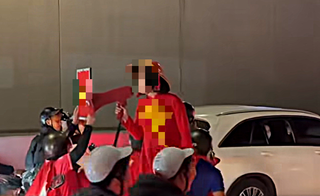 Hà Nội: Công an làm việc với người phụ nữ hô hào 'Công an ngủ rồi, đua xe nhé'- Ảnh 2.