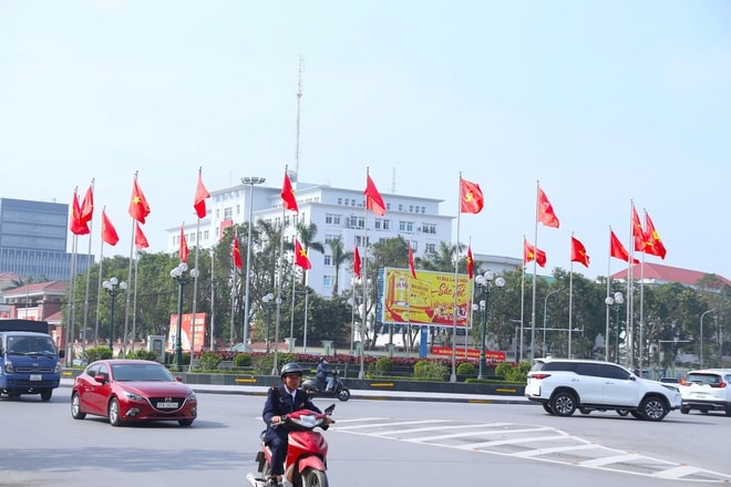Thanh Hóa - Nghệ An rực đỏ cờ hoa hướng về Đại hội XIV của Đảng- Ảnh 7. Thanh Hóa - Nghệ An rực đỏ cờ hoa hướng về Đại hội XIV của Đảng- Ảnh 7.