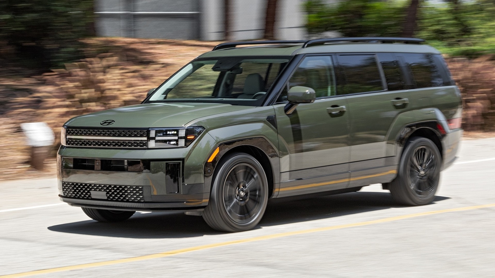 Hyundai ra mắt Santa Fe thế hệ thứ 5 mang phong cách khối hộp hiện đại.