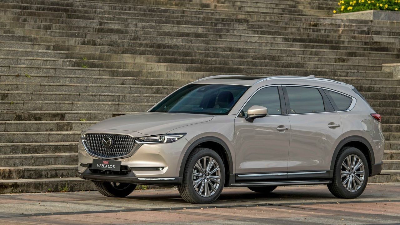 Mazda CX-8 mang đến vẻ đẹp sang trọng và lịch lãm.