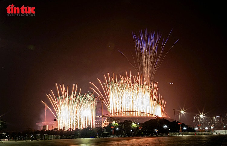 Sơ duyệt màn pháo hoa nghệ thuật quy mô lớn tại Mỹ Đình- Ảnh 2.