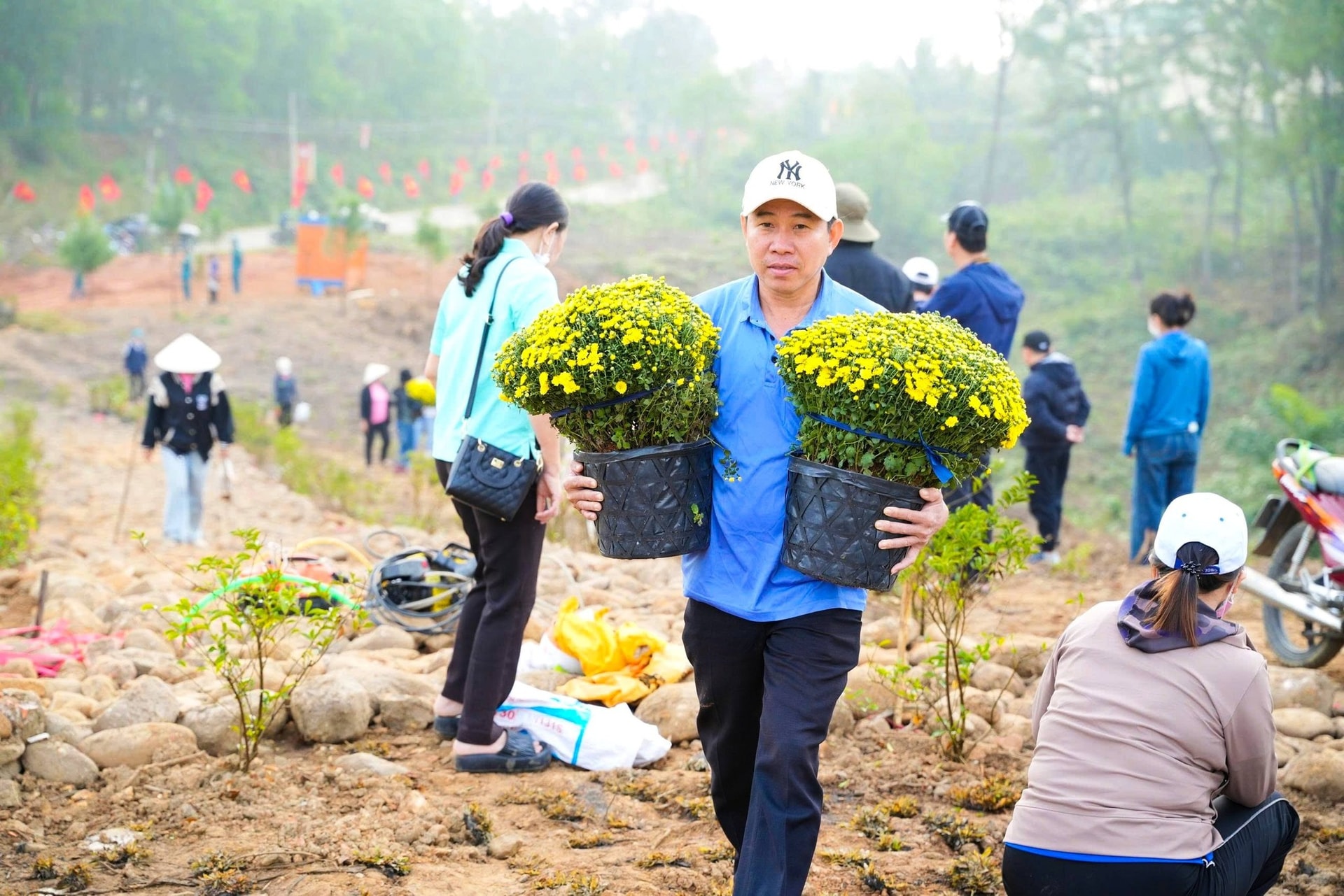 Ngắm linh vật chào Xuân Bính Ngọ 2026 vừa trình làng tại đồi Chuông Gió- Ảnh 8.