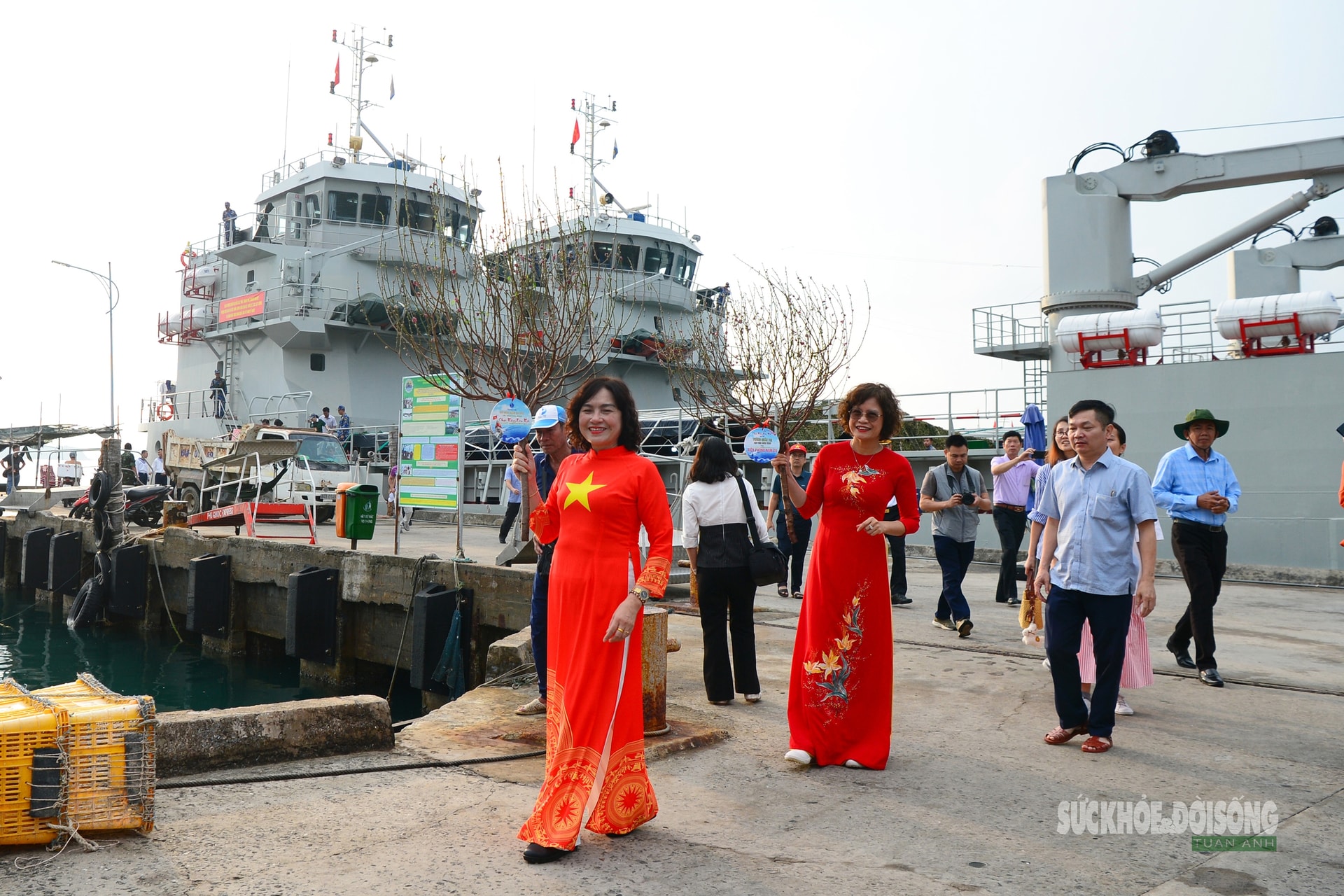 Phía sau hải trình mang Xuân ra đảo: Những đêm không  ngủ của bác sĩ Du- Ảnh 11.