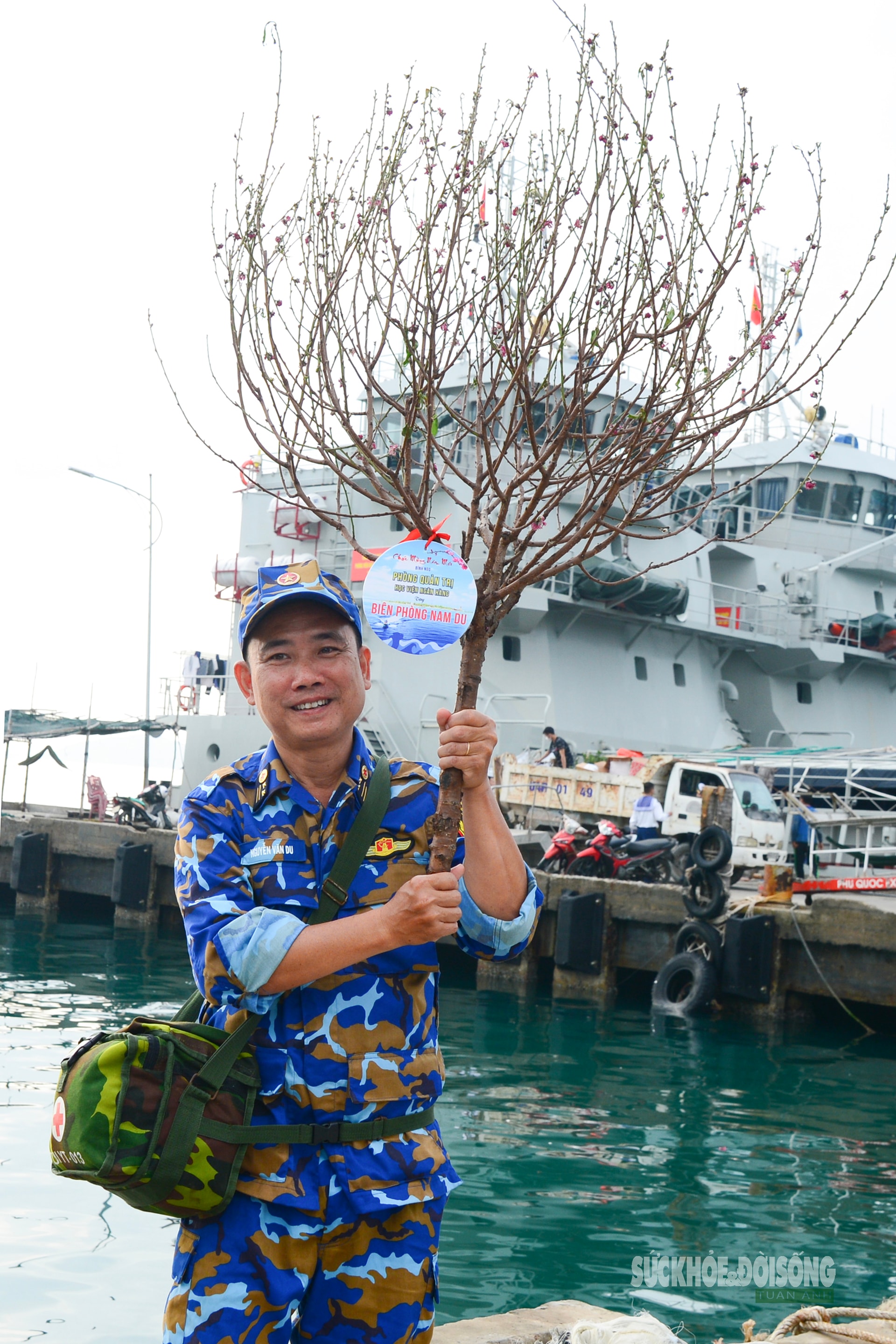 Phía sau hải trình mang Xuân ra đảo: Những đêm không  ngủ của bác sĩ Du- Ảnh 10.