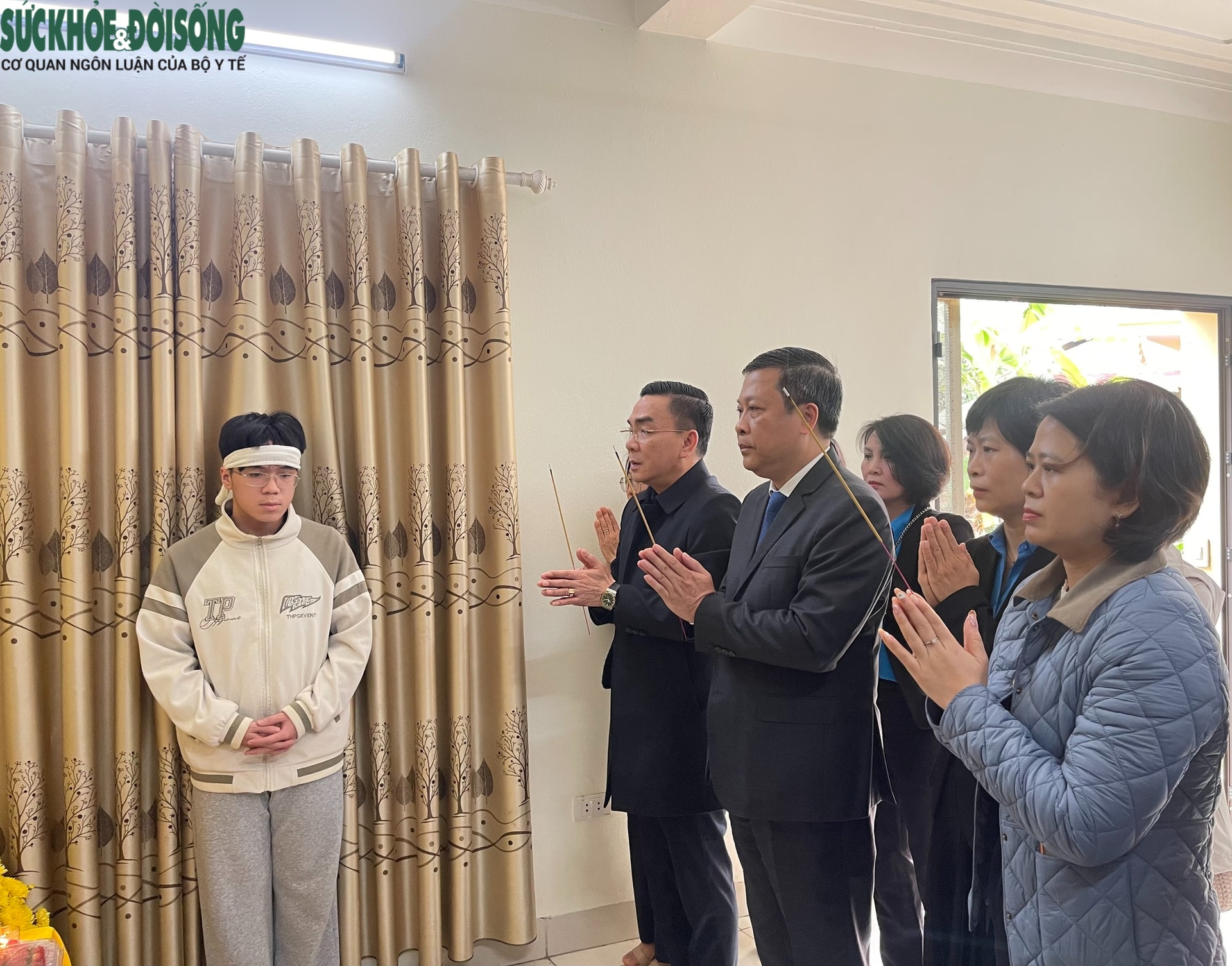 Truy tặng bằng khen cho nữ điều dưỡng hiến tạng cứu người- Ảnh 1. Truy tặng bằng khen cho nữ điều dưỡng hiến tạng cứu người- Ảnh 1.