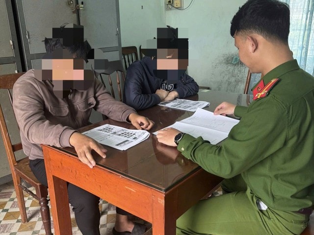 2 đối tượng 16 và 17 tuổi đánh bạc trực tuyến hơn 1,3 tỷ đồng trong 3 ngày- Ảnh 1. 2 đối tượng 16 và 17 tuổi đánh bạc trực tuyến hơn 1,3 tỷ đồng trong 3 ngày- Ảnh 1.