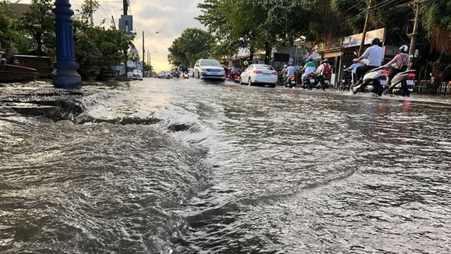 Triều cường Nam Bộ đạt đỉnh gây ngập nhiều khu vực- Ảnh 1.