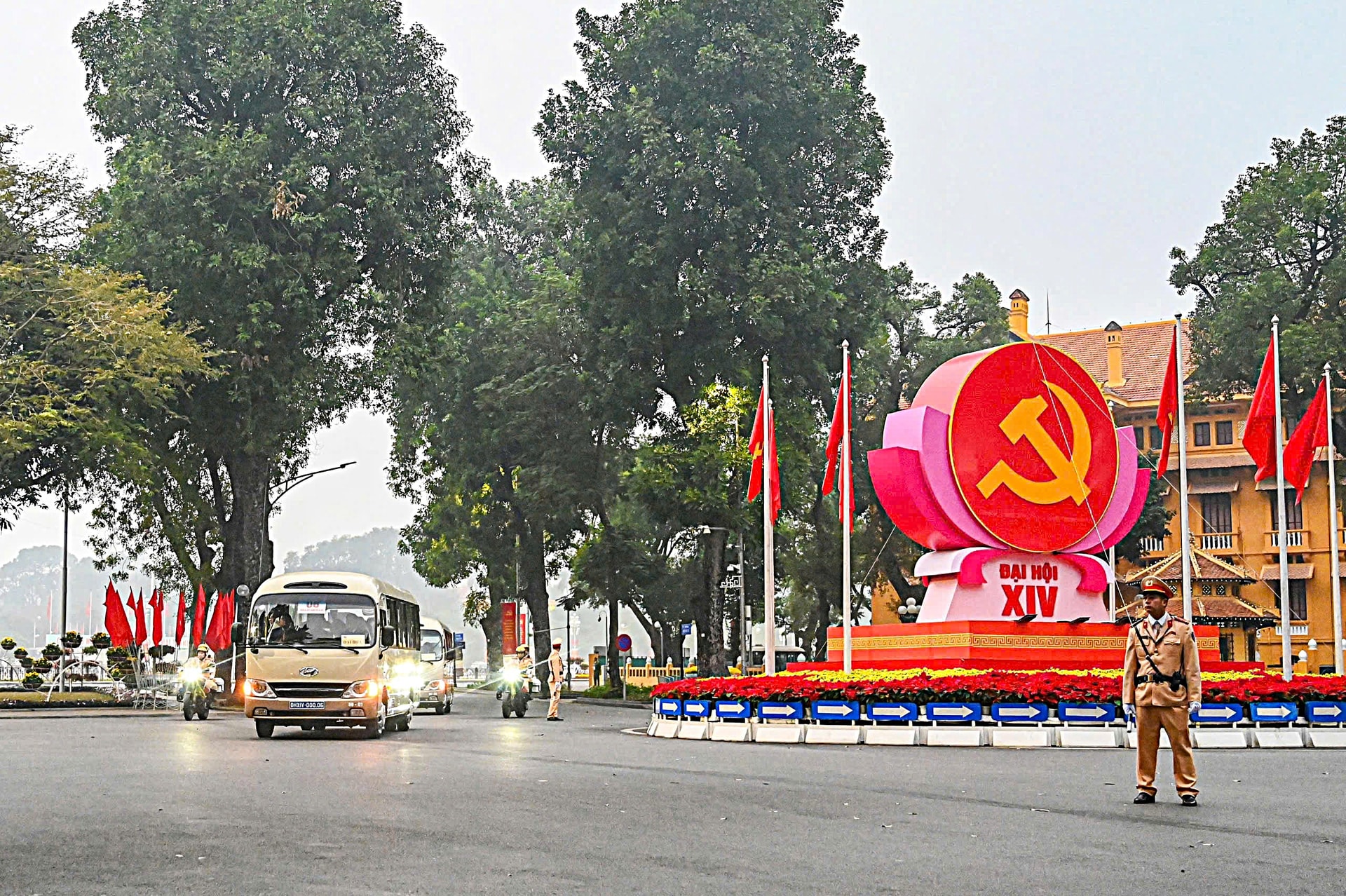 Người dân có chung tinh thần trách nhiệm, cùng cố gắng để bảo đảm trật tự, an toàn Đại hội XIV của Đảng- Ảnh 4.