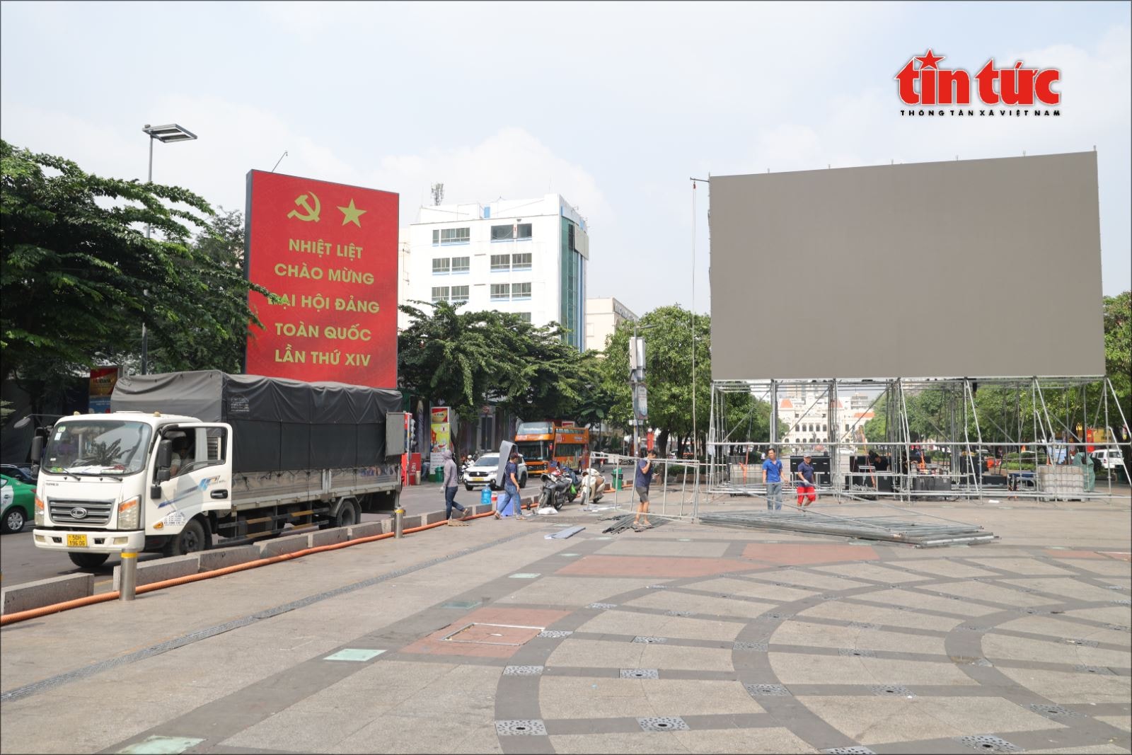 TPHCM lắp màn hình LED lớn phục vụ cổ vũ U23 Việt Nam- Ảnh 7.