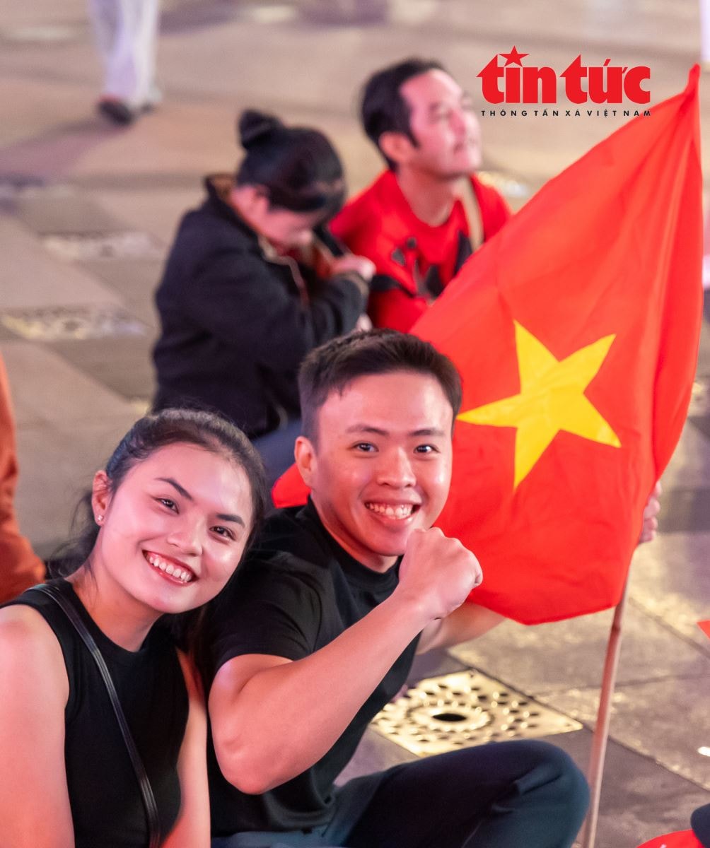 Cổ động viên TPHCM 'tiếp lửa' cho U23 Việt Nam- Ảnh 8. Cổ động viên TPHCM 'tiếp lửa' cho U23 Việt Nam- Ảnh 8.