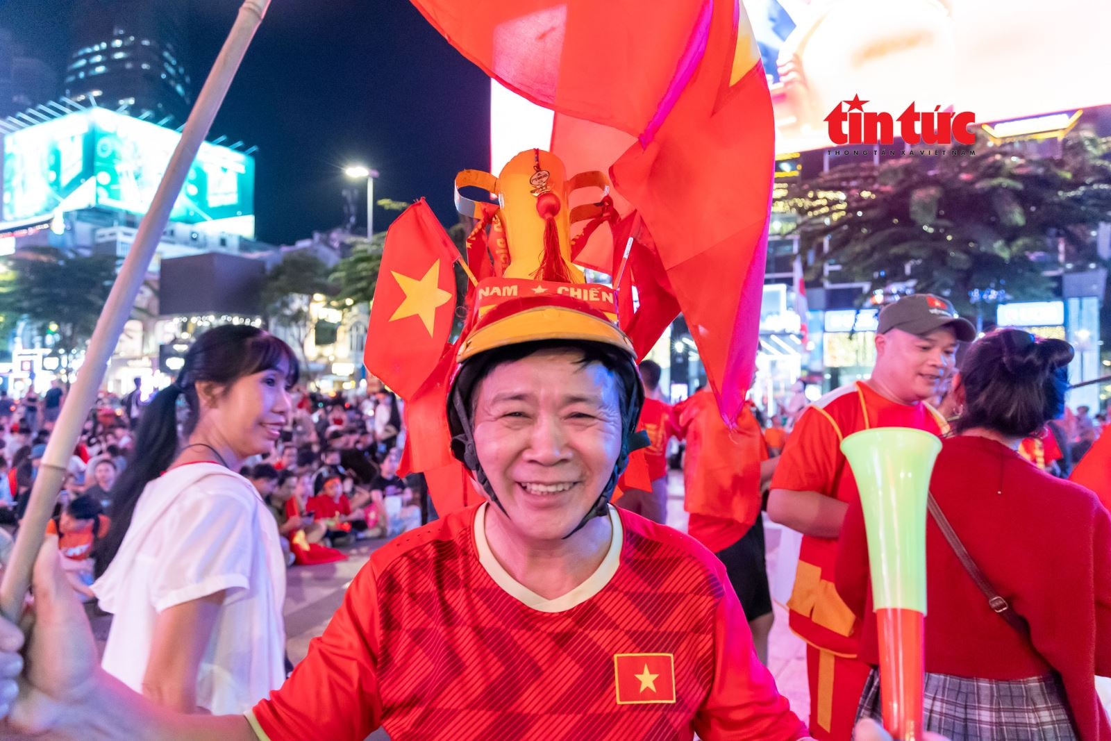 Cổ động viên TPHCM 'tiếp lửa' cho U23 Việt Nam- Ảnh 5. Cổ động viên TPHCM 'tiếp lửa' cho U23 Việt Nam- Ảnh 5.