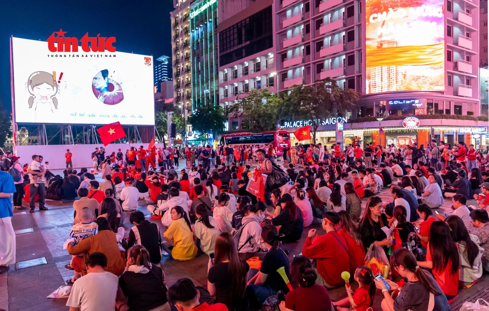 Cổ động viên TPHCM 'tiếp lửa' cho U23 Việt Nam- Ảnh 2. Cổ động viên TPHCM 'tiếp lửa' cho U23 Việt Nam- Ảnh 2.