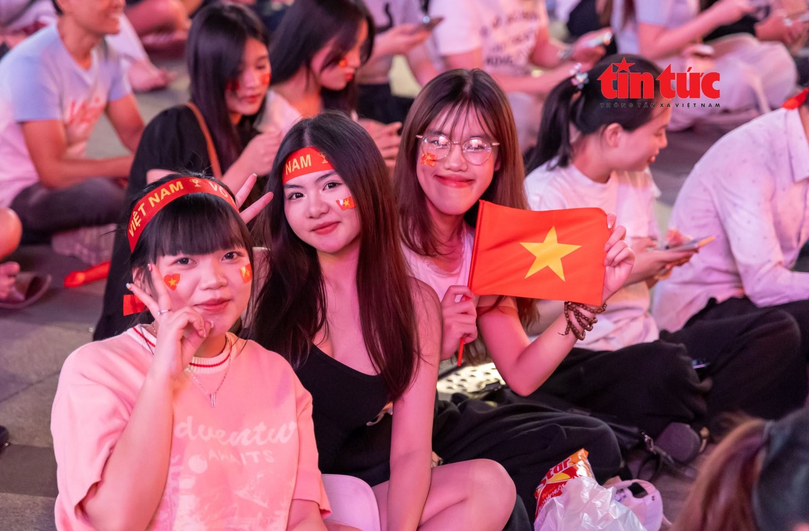 Cổ động viên TPHCM 'tiếp lửa' cho U23 Việt Nam- Ảnh 7. Cổ động viên TPHCM 'tiếp lửa' cho U23 Việt Nam- Ảnh 7.