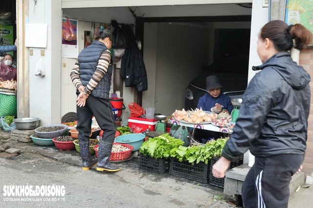 Hà Nội tạo điều kiện để tiểu thương từ 'chợ cóc' vào các chợ dân sinh- Ảnh 2.