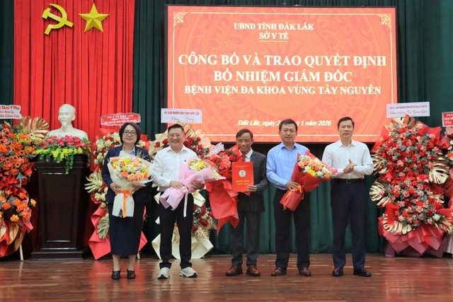 Bệnh viện Đa khoa vùng Tây Nguyên có tân giám đốc- Ảnh 1. Bệnh viện Đa khoa vùng Tây Nguyên có tân giám đốc- Ảnh 1.