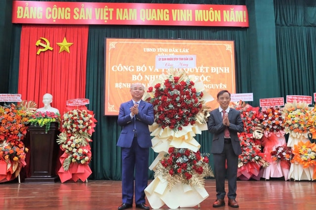 Bệnh viện Đa khoa vùng Tây Nguyên có tân giám đốc- Ảnh 2. Bệnh viện Đa khoa vùng Tây Nguyên có tân giám đốc- Ảnh 2.