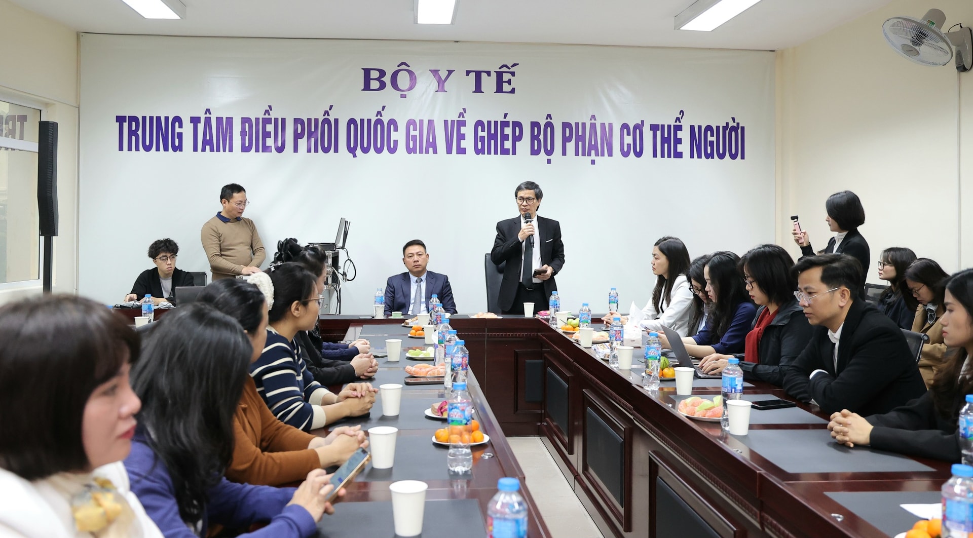 Xúc động Lễ tri ân người chết não hiến mô tạng lần đầu tiên được tổ chức- Ảnh 4. Xúc động Lễ tri ân người chết não hiến mô tạng lần đầu tiên được tổ chức- Ảnh 4.