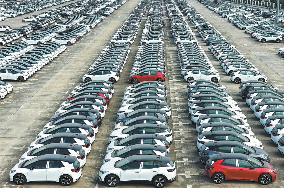 Xe điện mới chờ xuất khẩu tại Giang Tô, Trung Quốc. (Ảnh: China Daily)