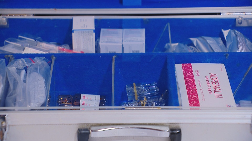 Phòng cấp cứu y tế với nhiều trang thiết bị hiện đại phục vụ tại khu vực Đại hội XIV- Ảnh 10.