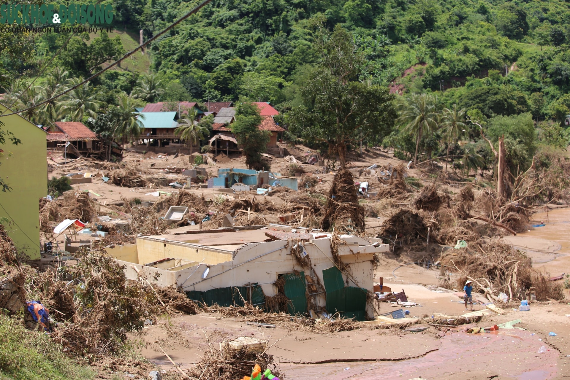 Nghệ An bố trí chỗ ở cho 480 hộ dân sau bão lũ, kinh phí hơn 143 tỷ đồng - Ảnh 1.