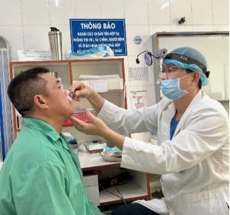 Bệnh hiếm gây lồi mắt, 20 năm Bệnh viện Tai Mũi Họng TPHCM chỉ gặp 2 ca- Ảnh 2. Bệnh hiếm gây lồi mắt, 20 năm Bệnh viện Tai Mũi Họng TPHCM chỉ gặp 2 ca- Ảnh 2.