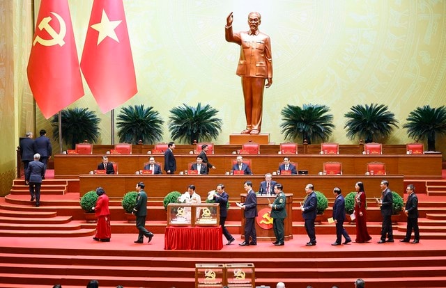 Danh sách 14 Ủy viên Bộ Chính trị, Ban Bí thư khóa XIII tái cử Ban Chấp hành Trung ương Đảng khóa XIV- Ảnh 1.