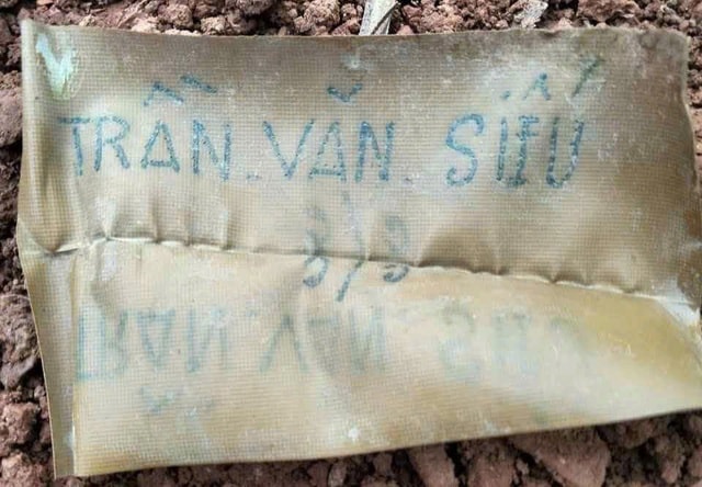 Di vật xác định danh tính hài cốt liệt sỹ vừa tìm thấy tại Quảng Trị- Ảnh 1.