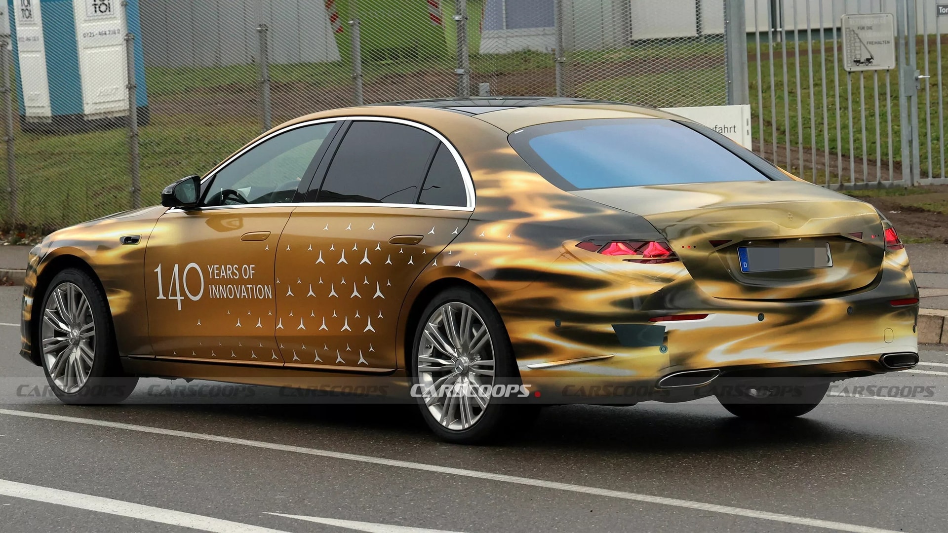 Mercedes S-Class 2027 sở hữu khoảng 2.700 linh kiện hoàn toàn mới. (Ảnh: Carscoops)