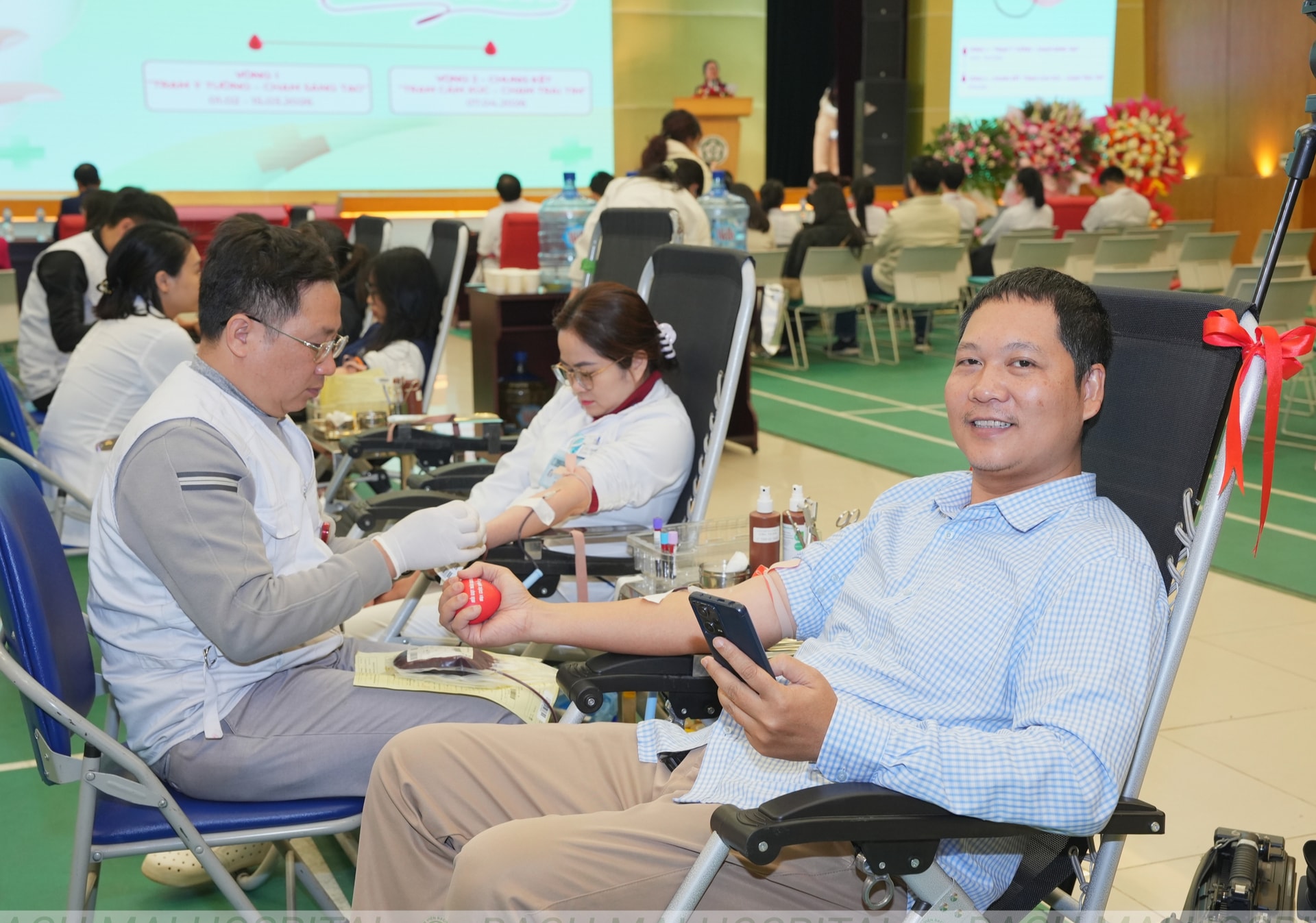 'Hiến máu tình nguyện không chỉ là việc thiện, mà còn là hành động yêu nước, thương nòi bằng việc làm cụ thể'- Ảnh 5. 'Hiến máu tình nguyện không chỉ là việc thiện, mà còn là hành động yêu nước, thương nòi bằng việc làm cụ thể'- Ảnh 5.