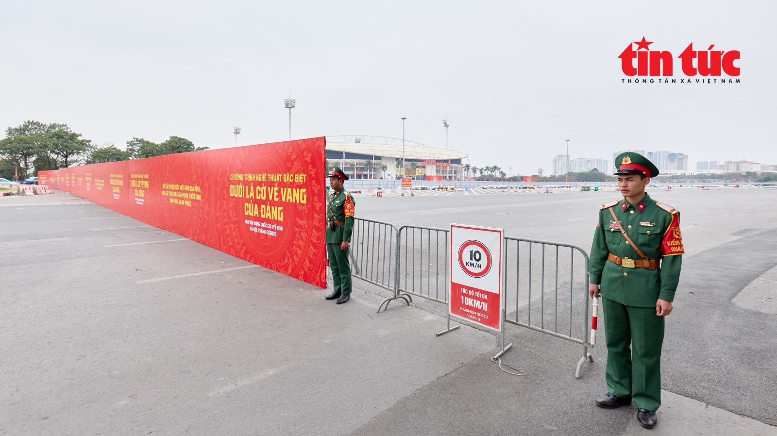 Cận cảnh trận địa bắn pháo hoa trong chương trình nghệ thuật đặc biệt 'Dưới lá cờ vẻ vang của Đảng'- Ảnh 1.