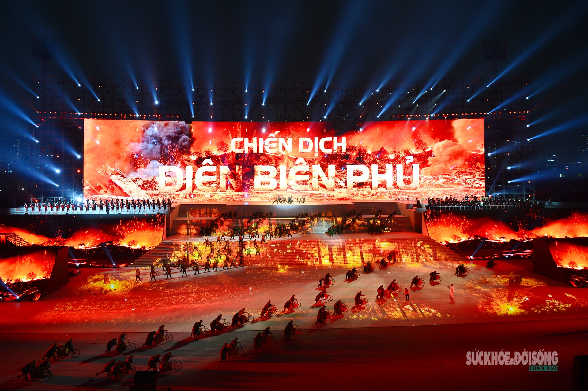 Chương trình nghệ thuật đặc biệt 'Dưới lá cờ vẻ vang của Đảng' mừng Đại hội XIV- Ảnh 12.