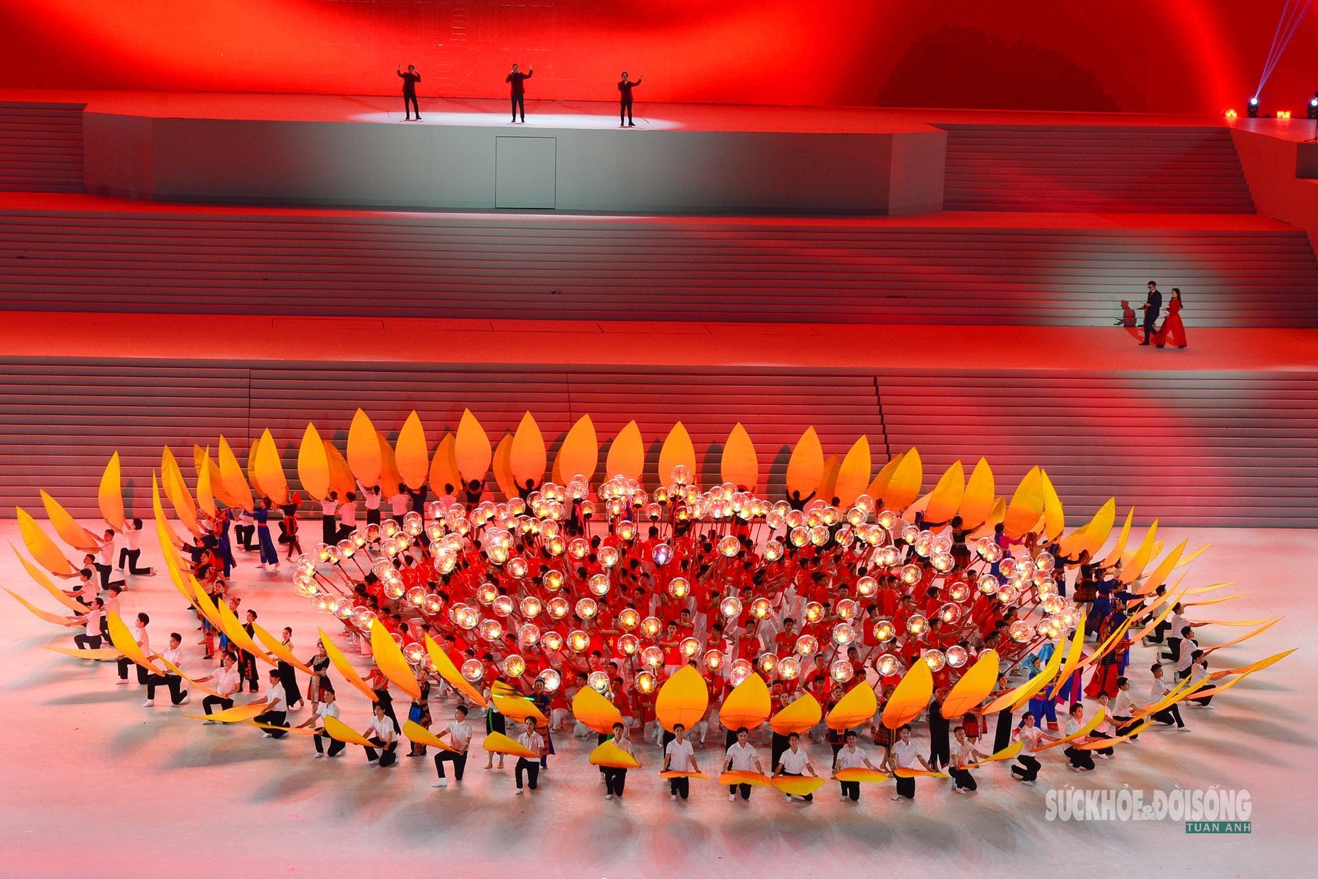 Chương trình nghệ thuật đặc biệt 'Dưới lá cờ vẻ vang của Đảng' mừng Đại hội XIV- Ảnh 9.