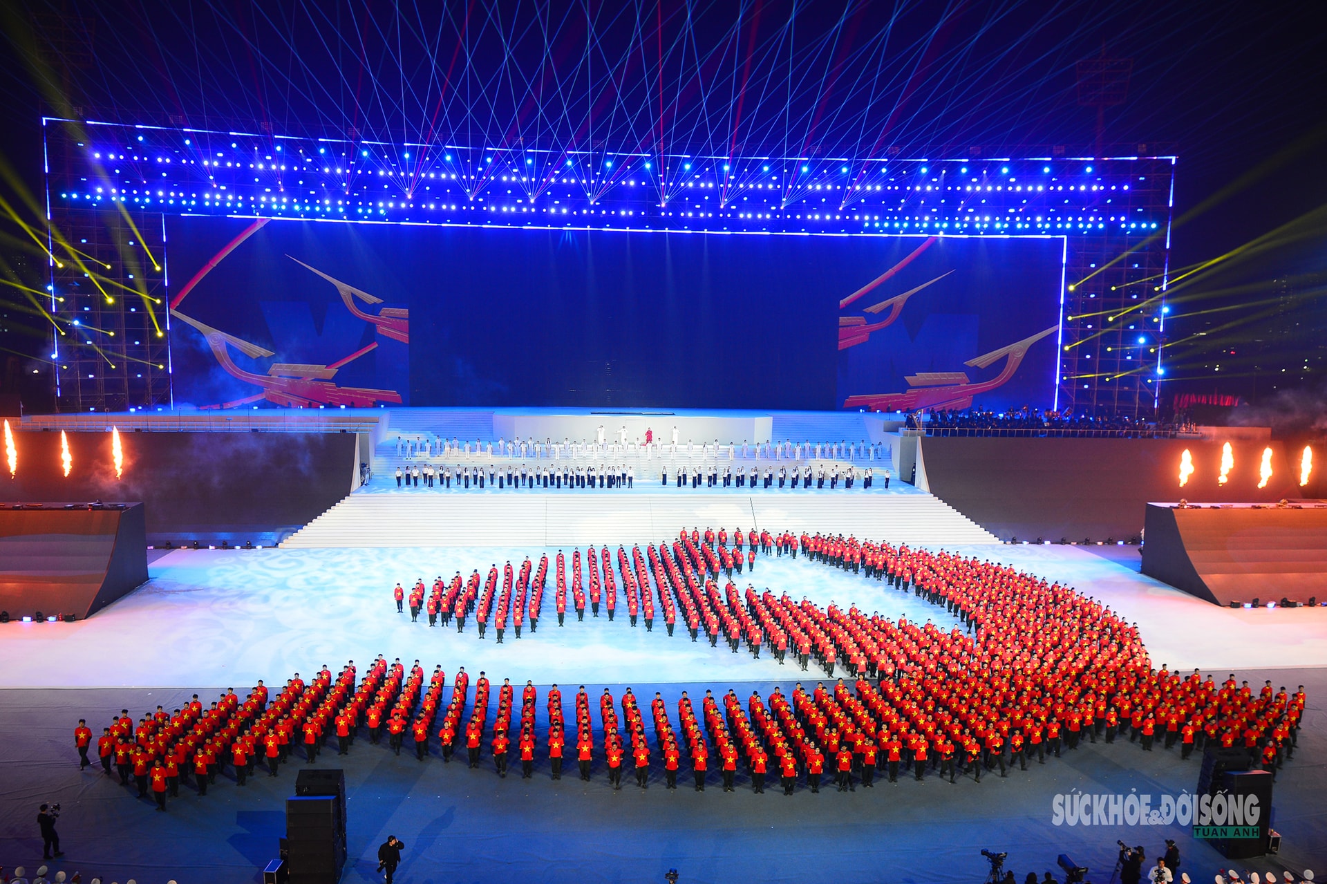 Chương trình nghệ thuật đặc biệt 'Dưới lá cờ vẻ vang của Đảng' mừng Đại hội XIV- Ảnh 2.