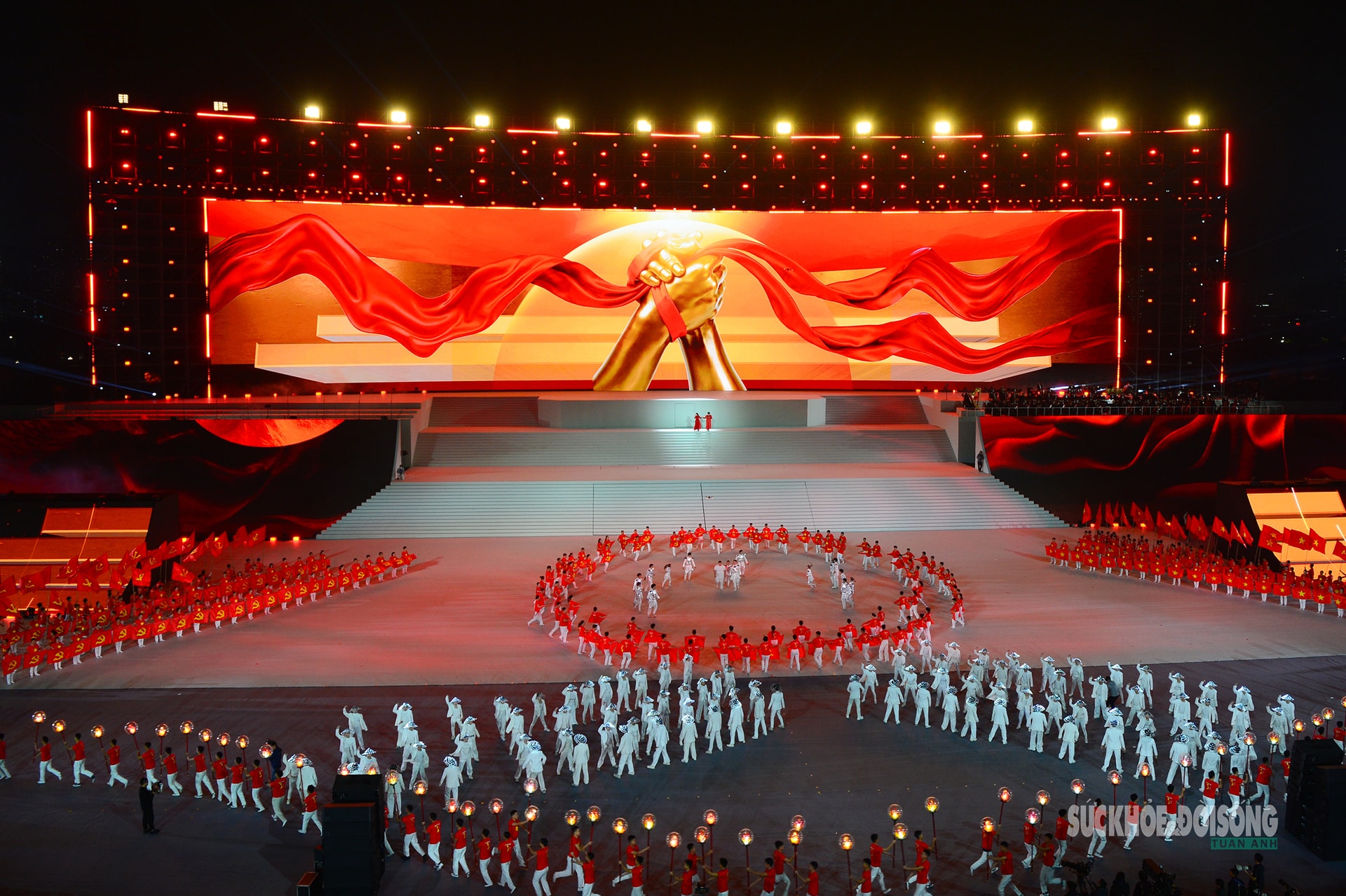 Chương trình nghệ thuật đặc biệt 'Dưới lá cờ vẻ vang của Đảng' mừng Đại hội XIV- Ảnh 8.