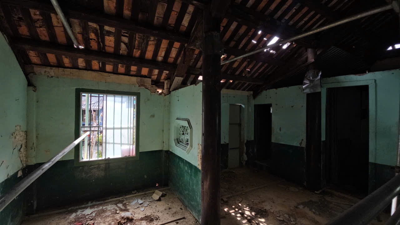 Lộ bức họa nghi bản đồ cổ sau lớp sơn tại di tích Khâm Thiên Giám- Ảnh 1.