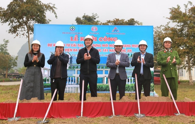 Khởi công Bệnh viện Đa khoa khu vực Tây Nam: Thêm điểm tựa chữa bệnh cho miền núi, vùng biên- Ảnh 1. Khởi công Bệnh viện Đa khoa khu vực Tây Nam: Thêm điểm tựa chữa bệnh cho miền núi, vùng biên- Ảnh 1.