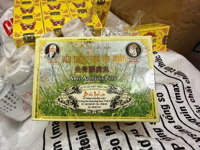 Triệt phá đường dây sản xuất thuốc đông y giả chứa chất tân dược nguy hiểm ở TPHCM- Ảnh 2. Triệt phá đường dây sản xuất thuốc đông y giả chứa chất tân dược nguy hiểm ở TPHCM- Ảnh 2.
