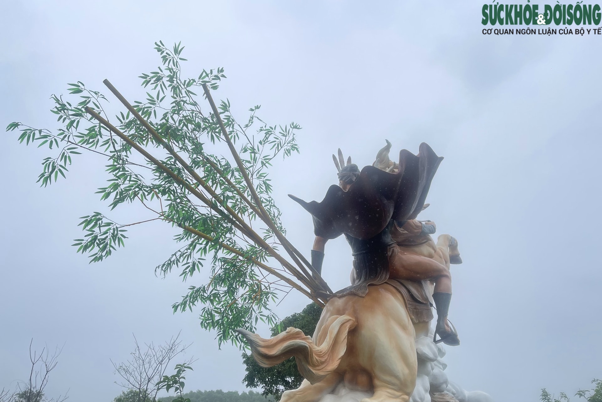 Cận cảnh bức tượng Thánh Gióng cưỡi thiên mã siêu thực gây 'sốt' cộng đồng mạng- Ảnh 5.