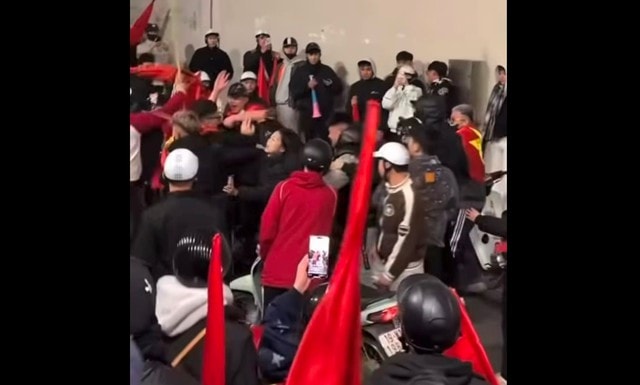 Công an làm việc với 5 nghi phạm quấy rối cô gái Công an làm việc với 5 nghi phạm quấy rối cô gái