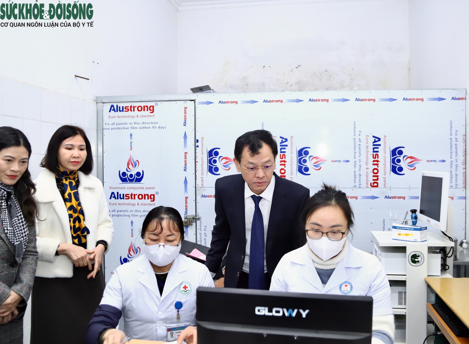 Đoàn công tác Bộ Y tế thăm, tặng quà các cơ sở y tế và trẻ em có hoàn cảnh khó khăn ở Tuyên Quang- Ảnh 5.