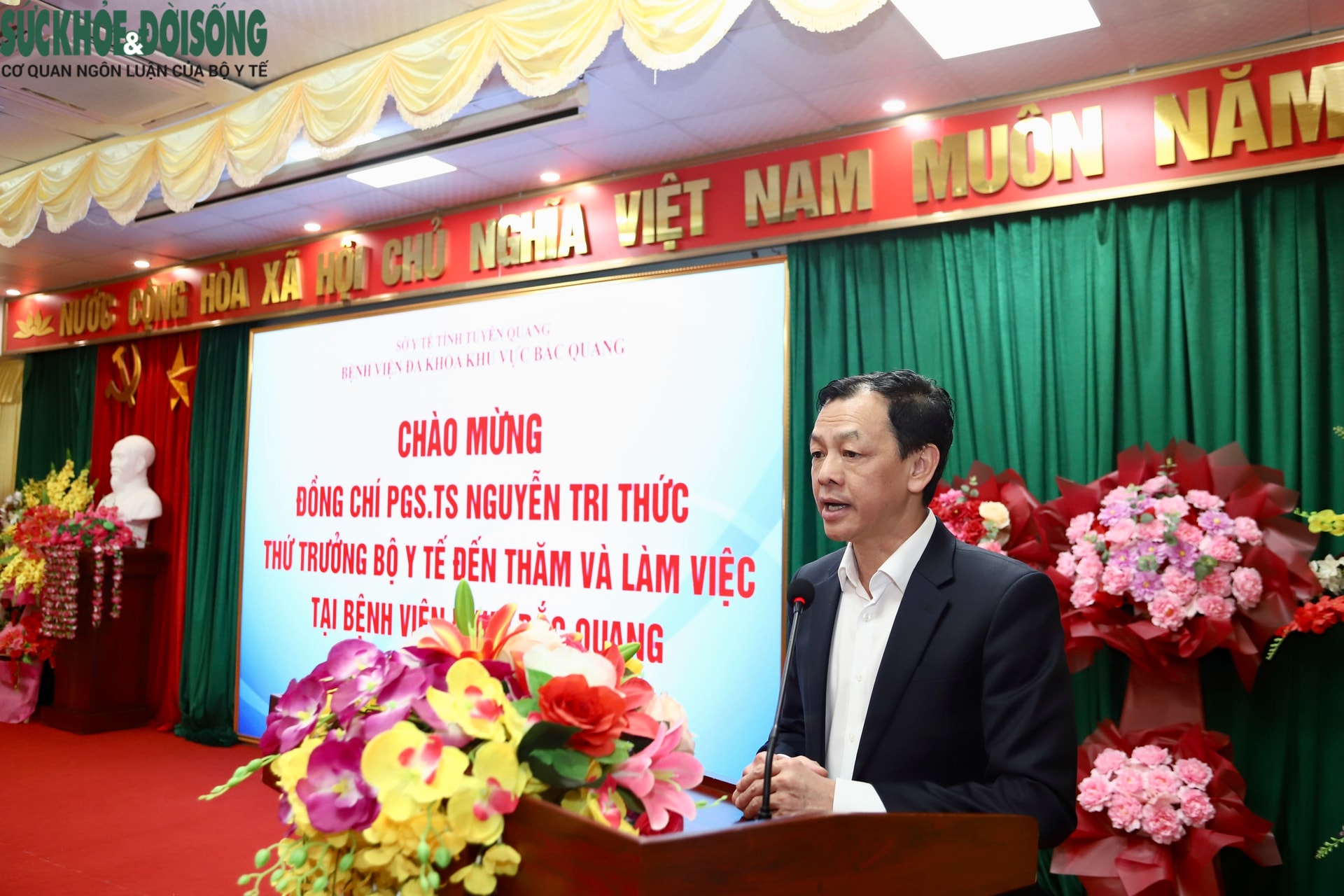 Đoàn công tác Bộ Y tế thăm, tặng quà các cơ sở y tế và trẻ em có hoàn cảnh khó khăn ở Tuyên Quang- Ảnh 20.