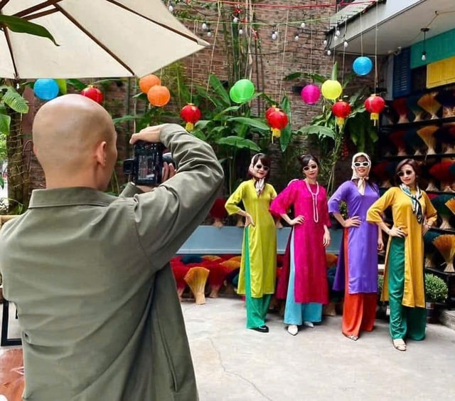 Sắc Xuân tràn ngập, giới trẻ rủ nhau đi chụp ảnh Tết 2026 sớm- Ảnh 3.