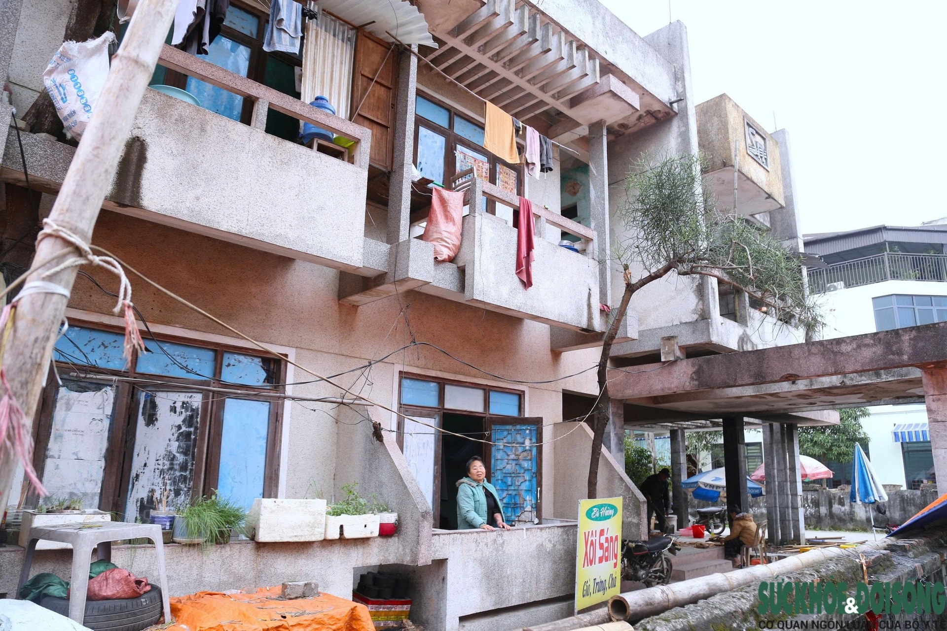 Tết cận kề, những phận người ở 'xóm chạy thận' lặng lẽ níu giữ từng ngày sống- Ảnh 1.