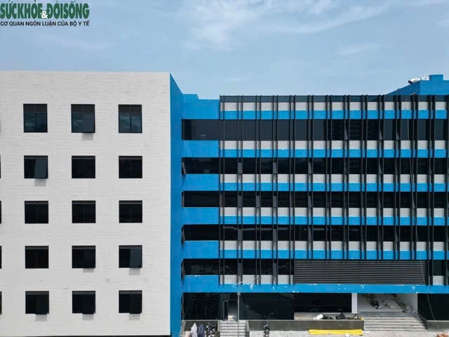 TP Hà Nội xem xét quy định giá cụ thể dịch vụ khám, chữa bệnh- Ảnh 2.