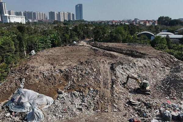 Hà Nội: Phát hiện, xử lý đường dây đổ trộm gần 8.000 tấn chất thải tại xã Bát Tràng- Ảnh 2. Hà Nội: Phát hiện, xử lý đường dây đổ trộm gần 8.000 tấn chất thải tại xã Bát Tràng- Ảnh 2.